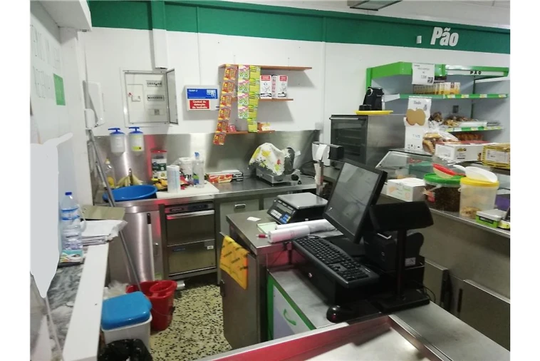 Loja para Venda em São Vicente do Paul e Vale de Figueira Foto 7