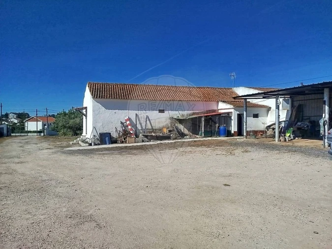 Moradia T2 para Venda em Vale da Pedra Foto 2