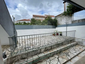 Prédio para Venda em Pontinha e Famões