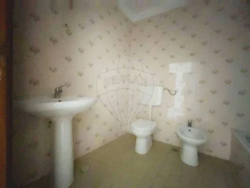 Prédio para Venda em Pontinha e Famões