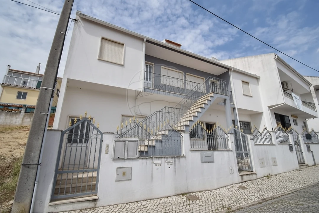 Prédio para Venda em Pontinha e Famões Foto 34