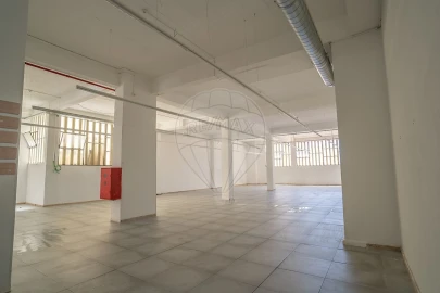 Armazém para Arrendamento em Sacavém e Prior Velho