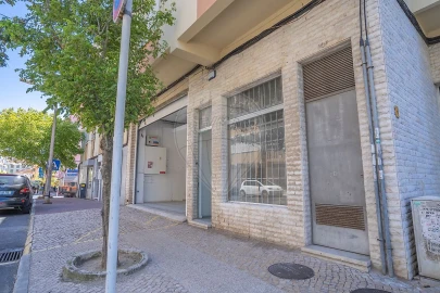 Armazém para Arrendamento em Sacavém e Prior Velho