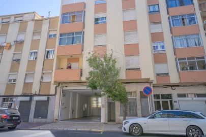 Armazém para Arrendamento em Sacavém e Prior Velho