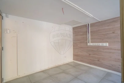 Armazém para Arrendamento em Sacavém e Prior Velho