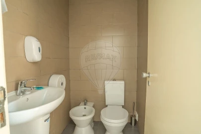 Armazém para Arrendamento em Sacavém e Prior Velho