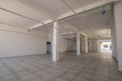 Armazém para Arrendamento em Sacavém e Prior Velho