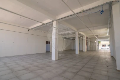 Armazém para Arrendamento em Sacavém e Prior Velho