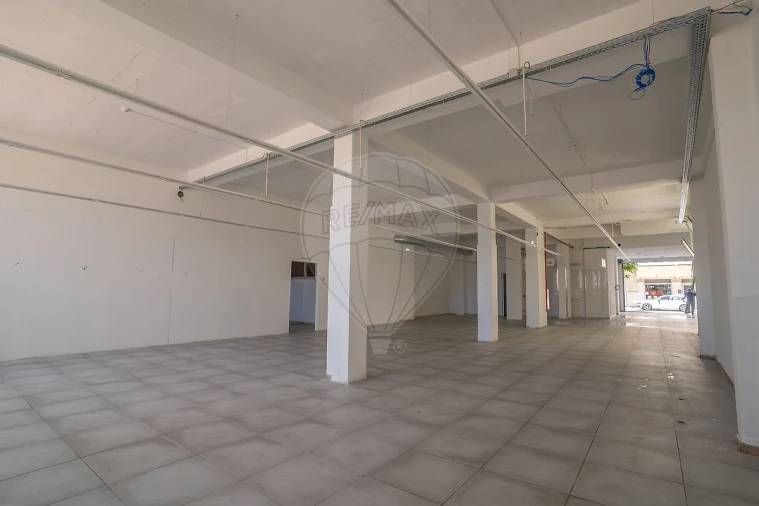 Armazém para Arrendamento em Sacavém e Prior Velho Foto 24