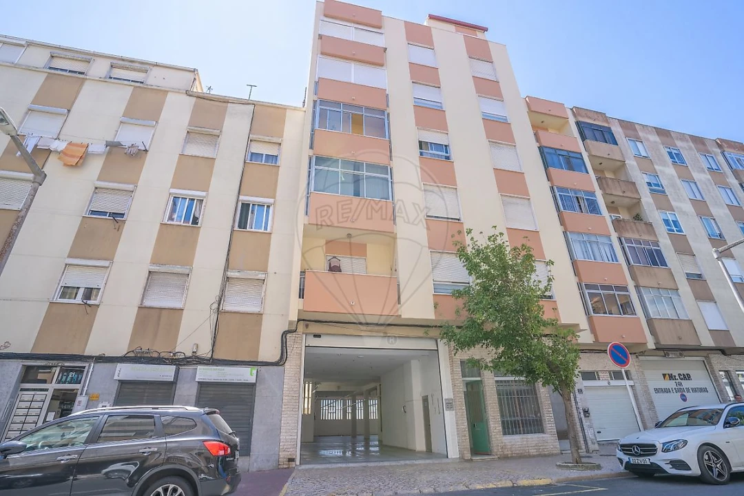 Armazém para Arrendamento em Sacavém e Prior Velho Foto 14