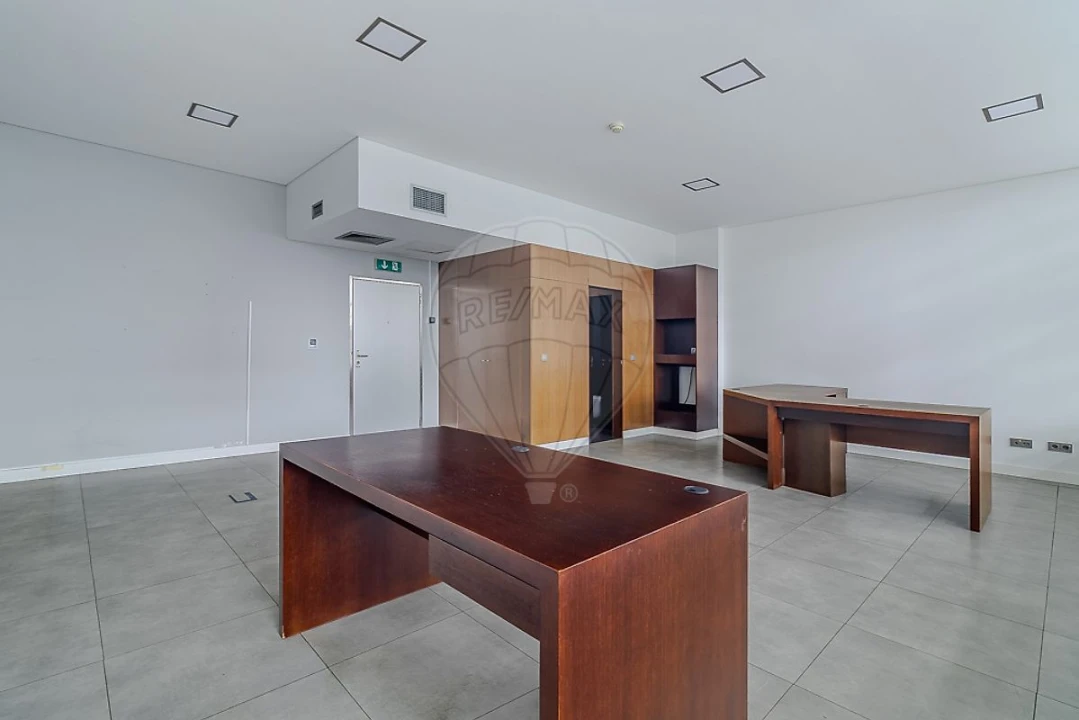 Escritório para Venda em Ramalde Foto 1