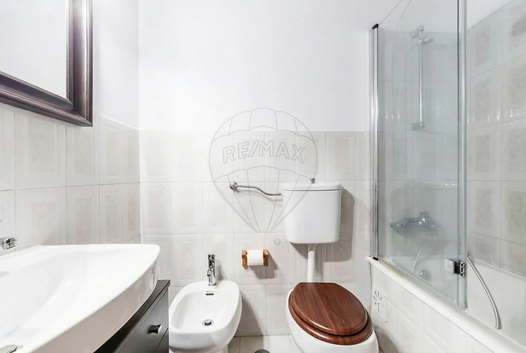 Apartamento T2 para Venda em Agualva e Mira-Sintra Foto 9