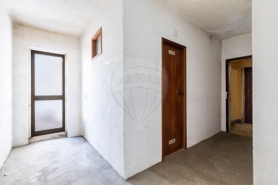Apartamento T2 para Venda em Agualva e Mira-Sintra