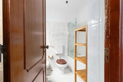 Apartamento T2 para Venda em Agualva e Mira-Sintra