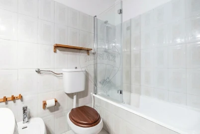 Apartamento T2 para Venda em Agualva e Mira-Sintra