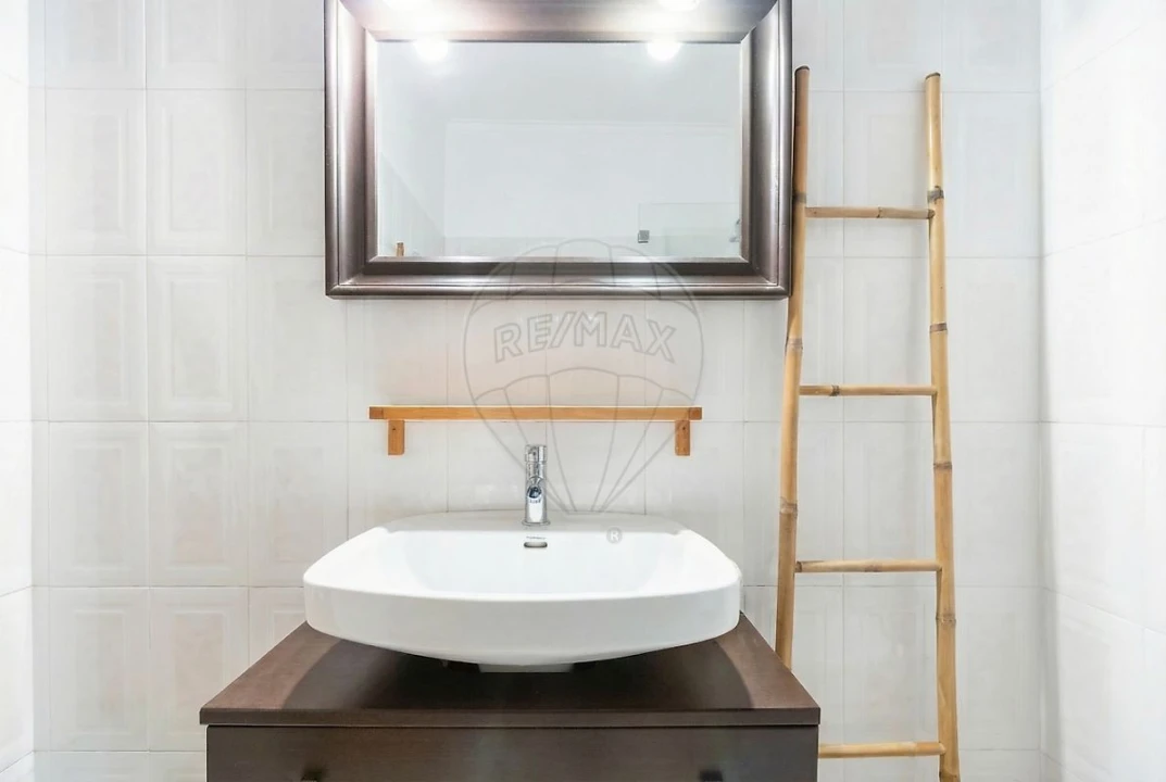 Apartamento T2 para Venda em Agualva e Mira-Sintra Foto 12