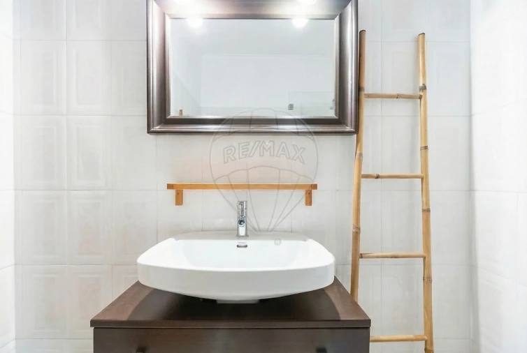 Apartamento T2 para Venda em Agualva e Mira-Sintra Foto 12