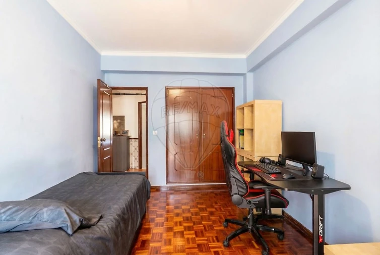 Apartamento T2 para Venda em Agualva e Mira-Sintra Foto 13