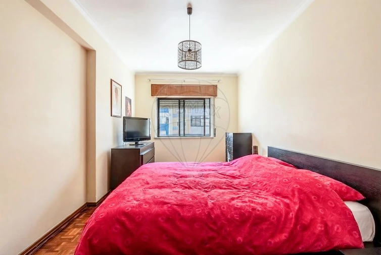 Apartamento T2 para Venda em Agualva e Mira-Sintra Foto 6