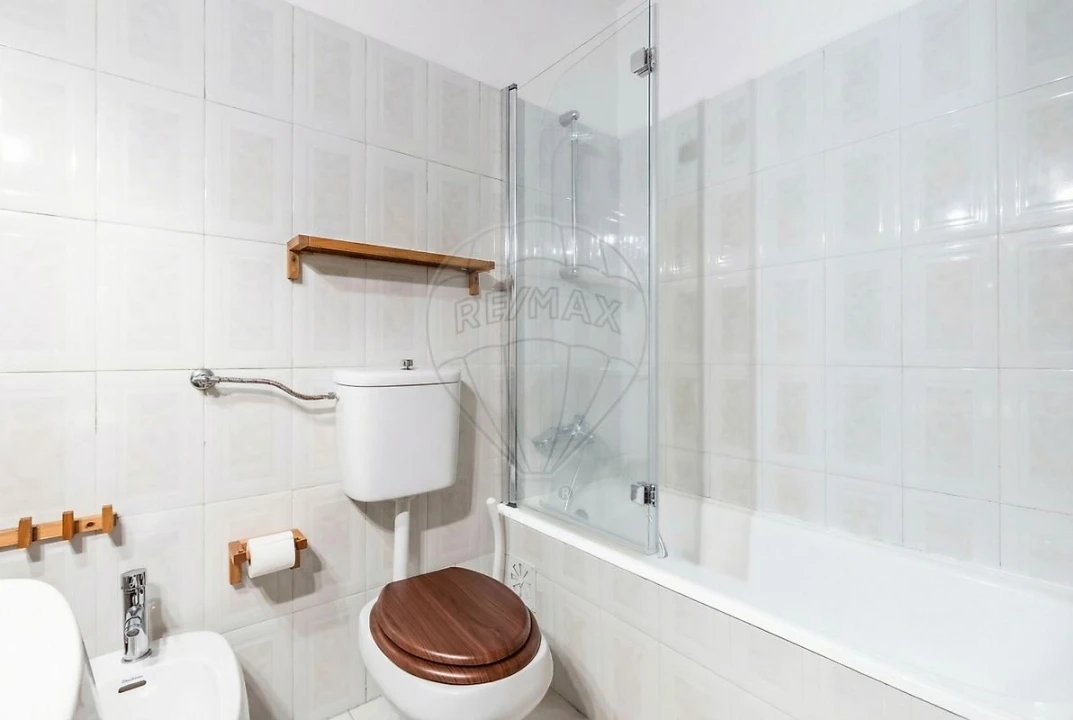 Apartamento T2 para Venda em Agualva e Mira-Sintra Foto 8