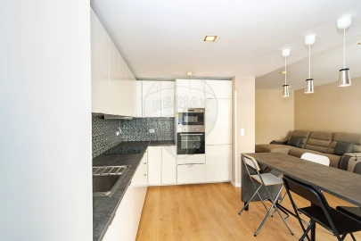 Apartamento T2 para Arrendamento em Santa Iria de Azoia, São João da Talha e Bobadela