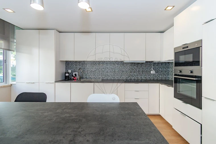 Apartamento T2 para Arrendamento em Santa Iria de Azoia, São João da Talha e Bobadela Foto 3