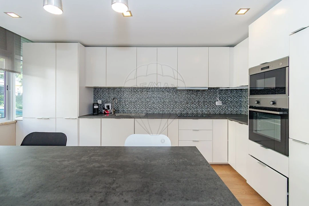 Apartamento T2 para Arrendamento em Santa Iria de Azoia, São João da Talha e Bobadela Foto 3