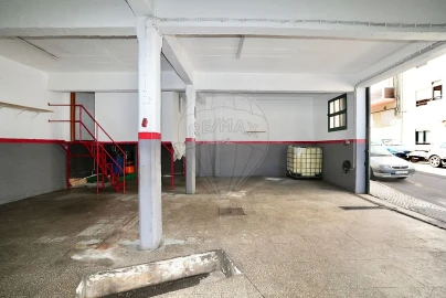 Armazém para Venda em Vila Franca de Xira