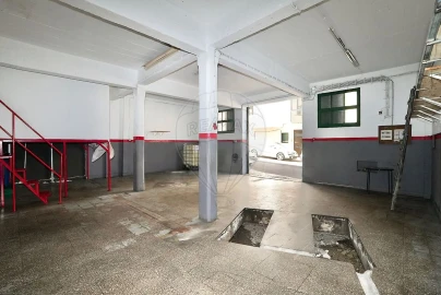 Armazém para Venda em Vila Franca de Xira