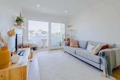 Apartamento T2 para Venda em Oeiras e São Julião da Barra, Paço de Arcos e Caxias