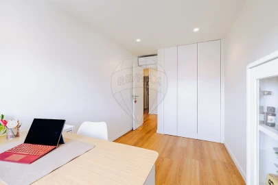 Apartamento T2 para Venda em Oeiras e São Julião da Barra, Paço de Arcos e Caxias