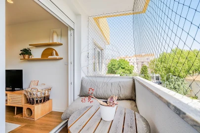 Apartamento T2 para Venda em Oeiras e São Julião da Barra, Paço de Arcos e Caxias