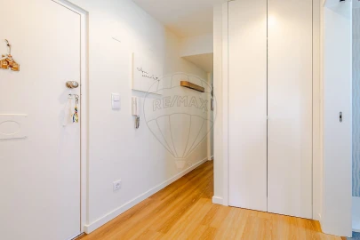 Apartamento T2 para Venda em Oeiras e São Julião da Barra, Paço de Arcos e Caxias