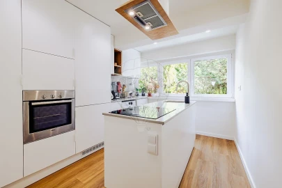 Apartamento T2 para Venda em Oeiras e São Julião da Barra, Paço de Arcos e Caxias