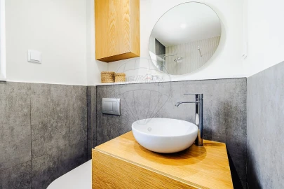 Apartamento T2 para Venda em Oeiras e São Julião da Barra, Paço de Arcos e Caxias