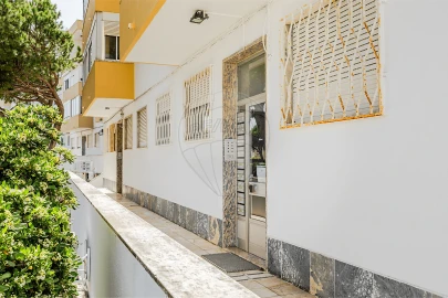 Apartamento T2 para Venda em Oeiras e São Julião da Barra, Paço de Arcos e Caxias
