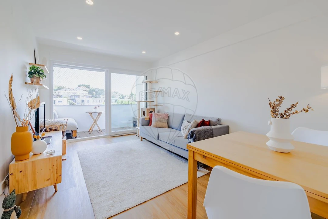 Apartamento T2 para Venda em Oeiras e São Julião da Barra, Paço de Arcos e Caxias Foto 1