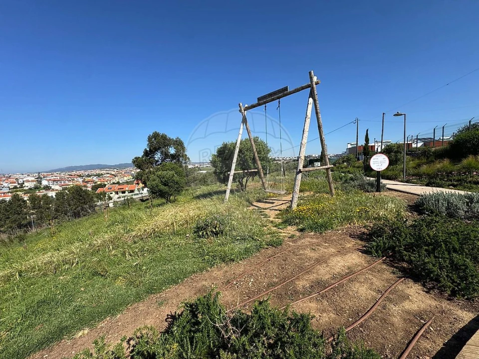 Apartamento T2 para Venda em Porto Salvo Foto 22