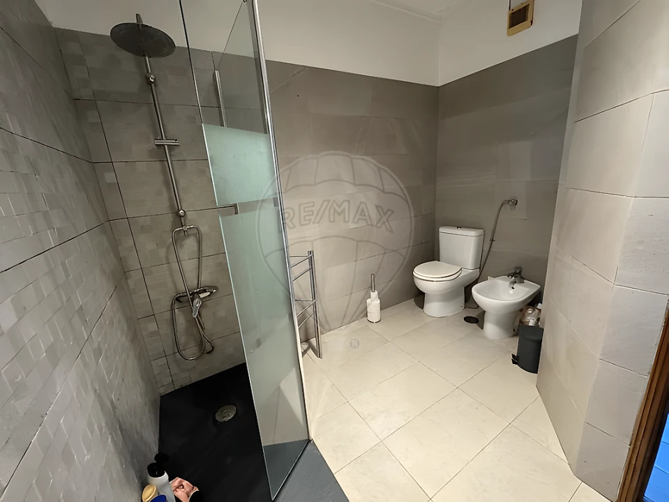 Apartamento T2 para Venda em Porto Salvo Foto 16