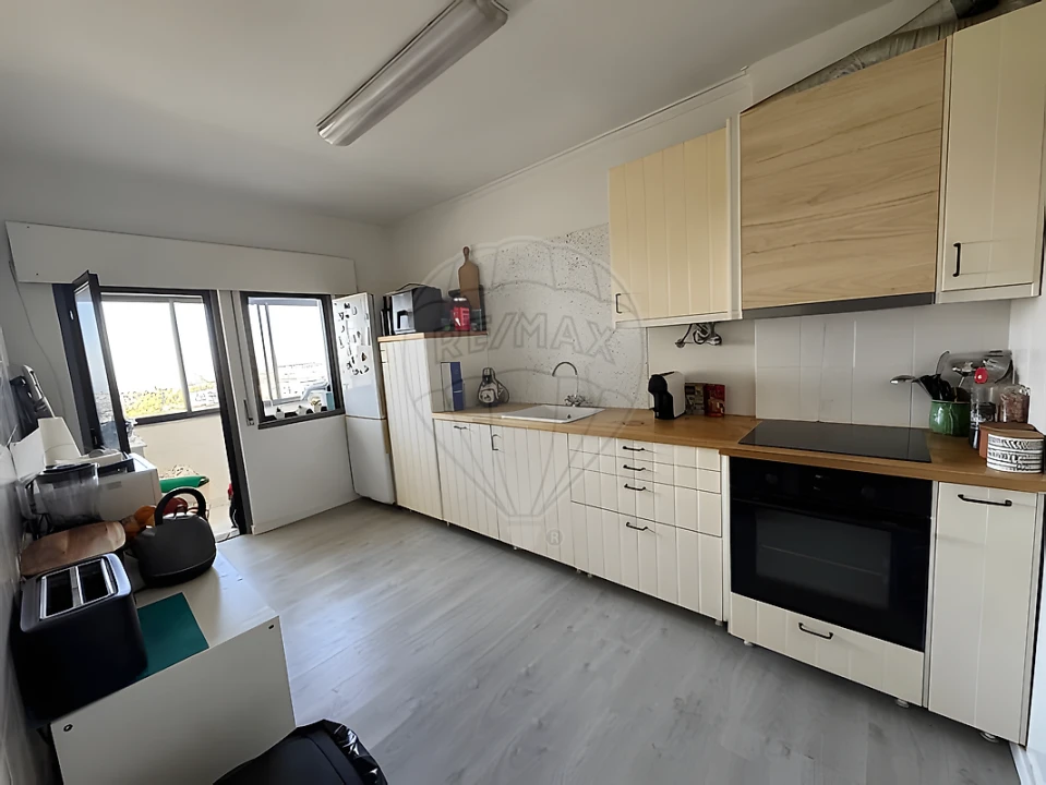 Apartamento T2 para Venda em Porto Salvo Foto 6