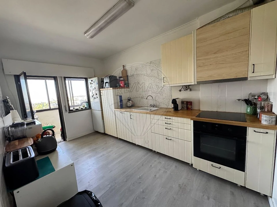 Apartamento T2 para Venda em Porto Salvo Foto 33