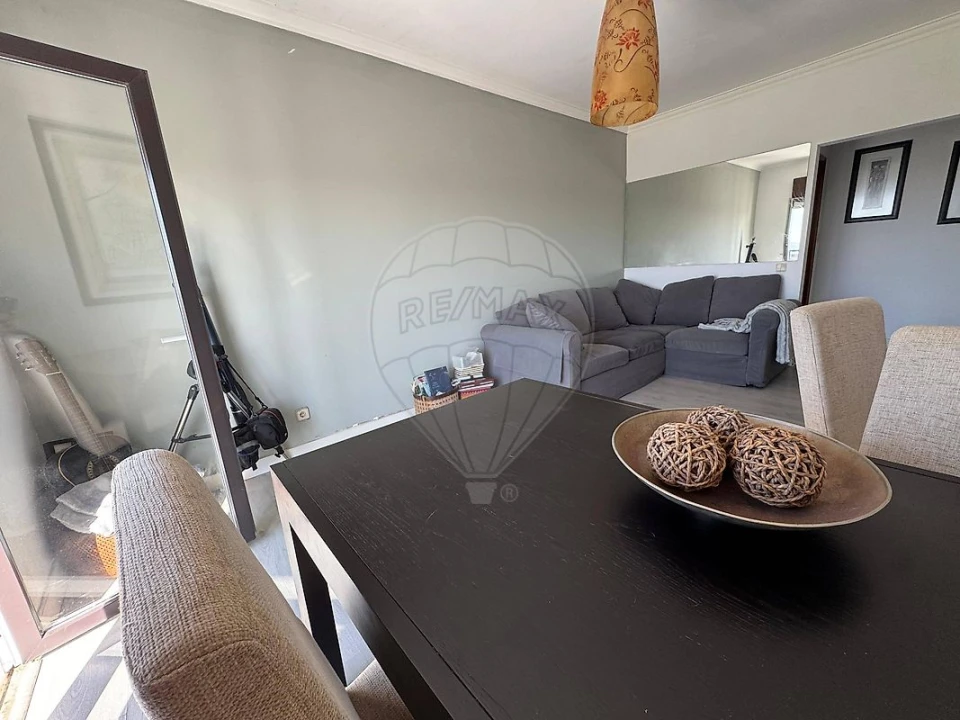 Apartamento T2 para Venda em Porto Salvo Foto 12