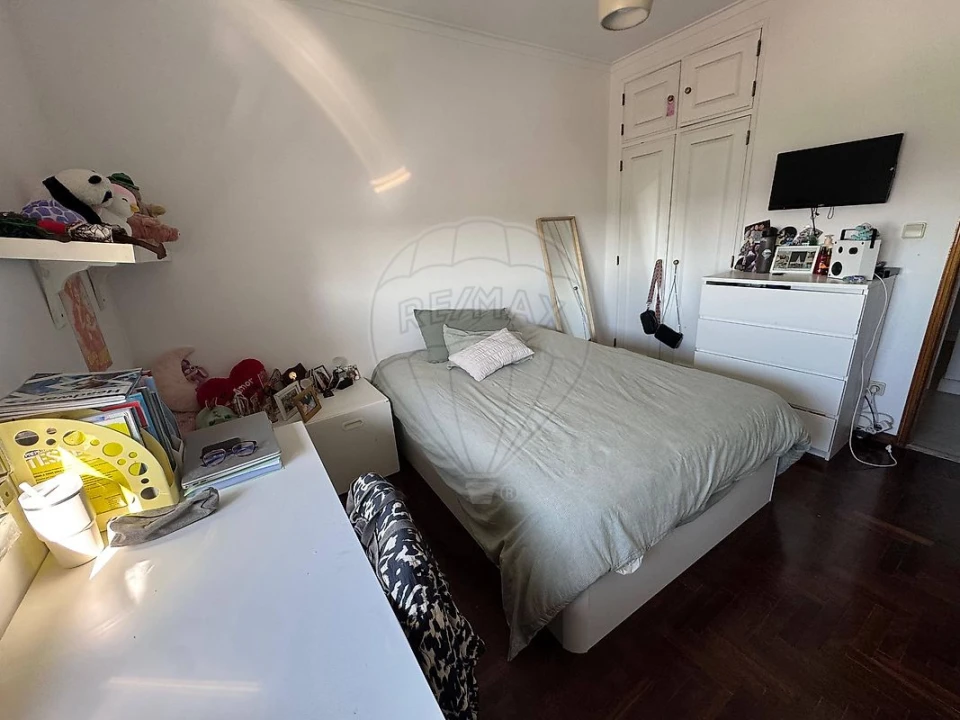 Apartamento T2 para Venda em Porto Salvo Foto 14
