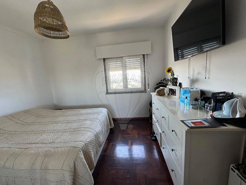 Apartamento T2 para Venda em Porto Salvo Foto 18
