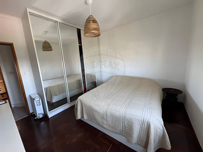 Apartamento T2 para Venda em Porto Salvo Foto 9