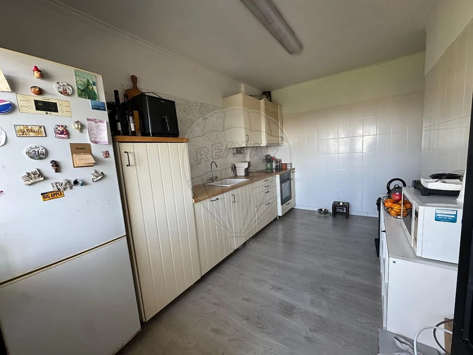 Apartamento T2 para Venda em Porto Salvo Foto 2