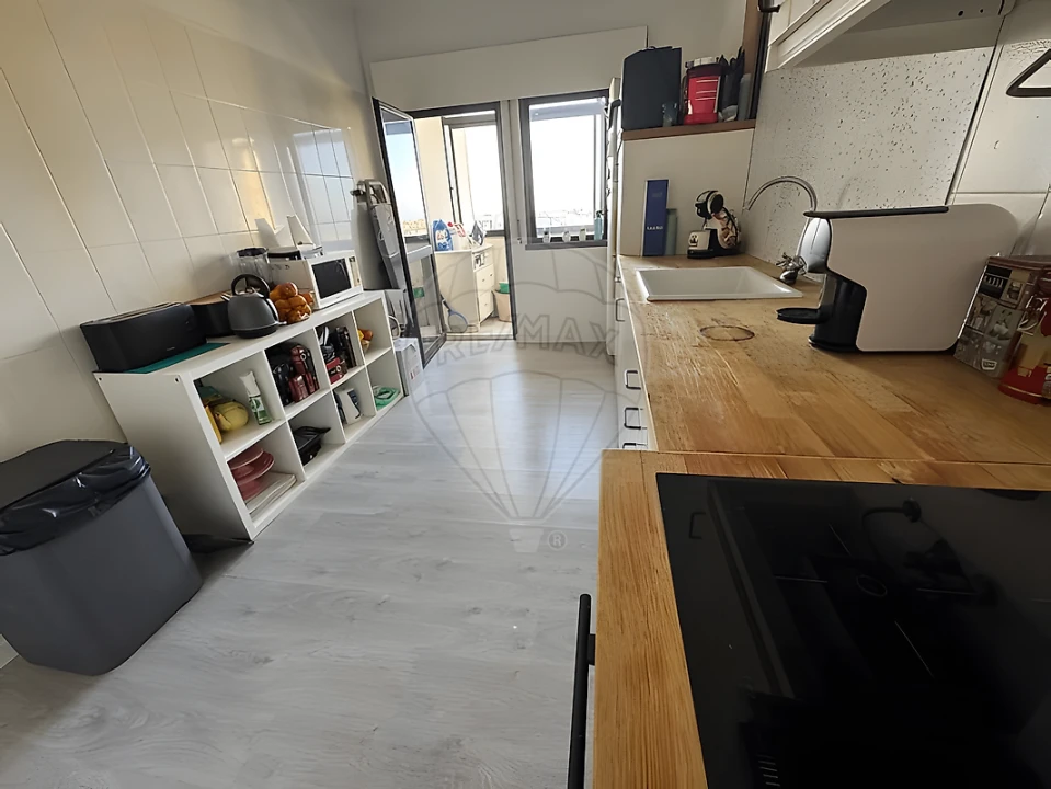 Apartamento T2 para Venda em Porto Salvo Foto 2