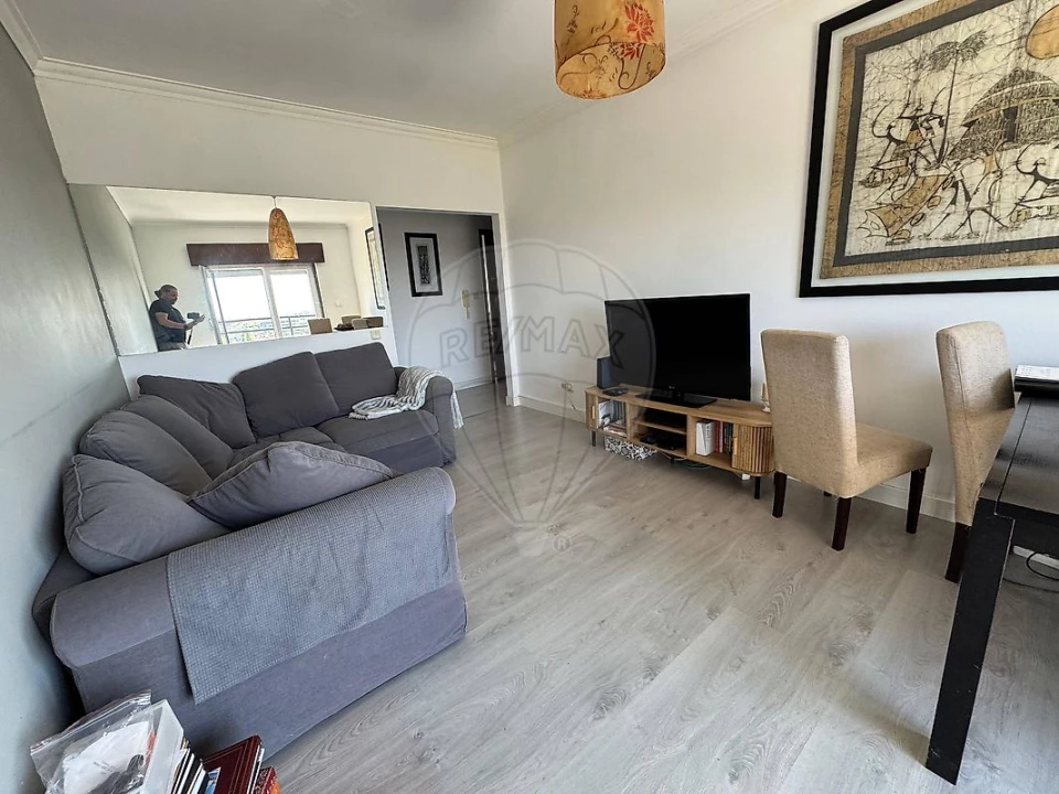 Apartamento T2 para Venda em Porto Salvo Foto 16