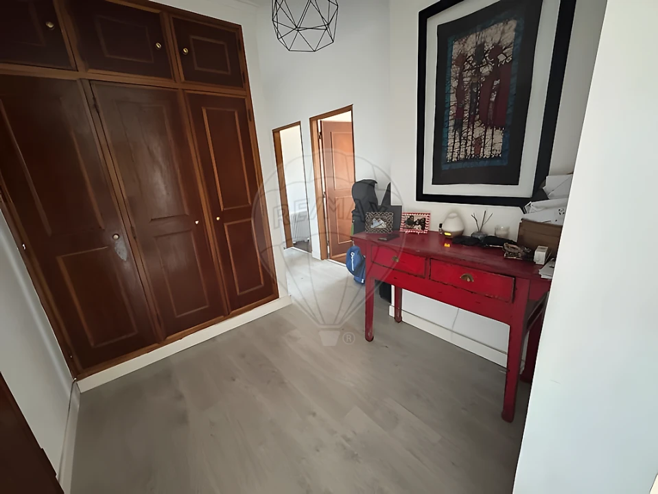 Apartamento T2 para Venda em Porto Salvo Foto 5