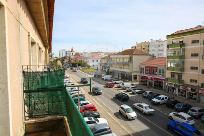 Apartamento T2 para Venda em Carregado e Cadafais